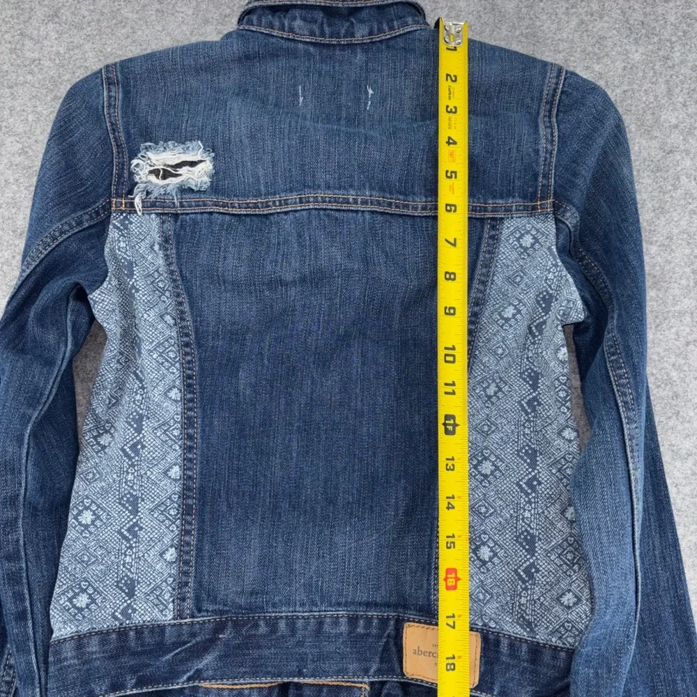 Abercrombie Kids Distressed Denim Jacket Blue Geometric Pattern XL 16 Trucker